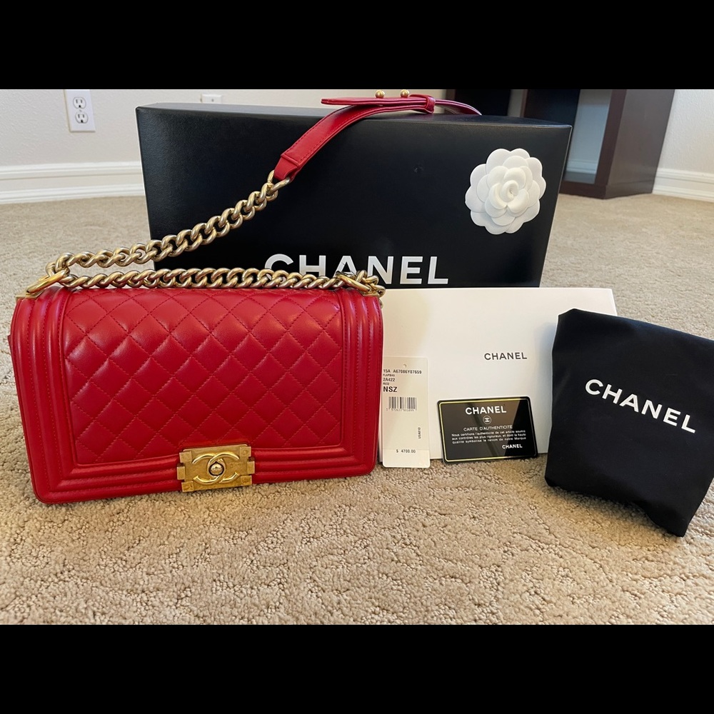 Chanel Boy bag medium size